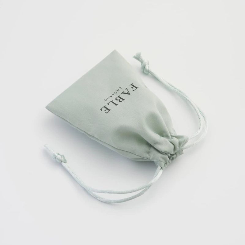 Fable Lucky Clover Charm – Gullbelagt kløveranheng