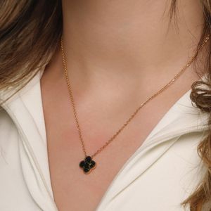 Hovedbilde Kl&oslash;ver smykke