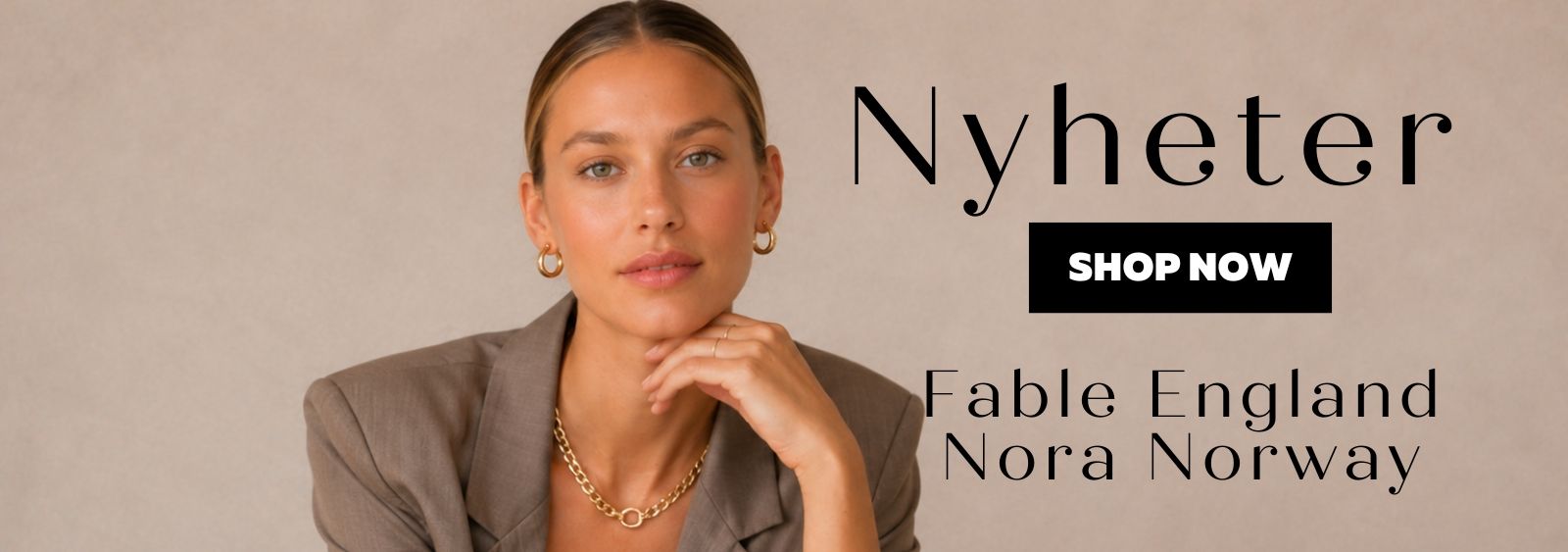 Oppdag nyheter hos Ros Mari Smykkebutikk og utforsk sesongens vakreste smykker. Her finner du elegante gullbelagte øredobber, halskjeder, ringer og armbånd i tidløst og moderne design. Vi oppdaterer jevnlig med trendy favoritter og feminine detaljer – perfekt til både hverdag, fest og som gave til henne.